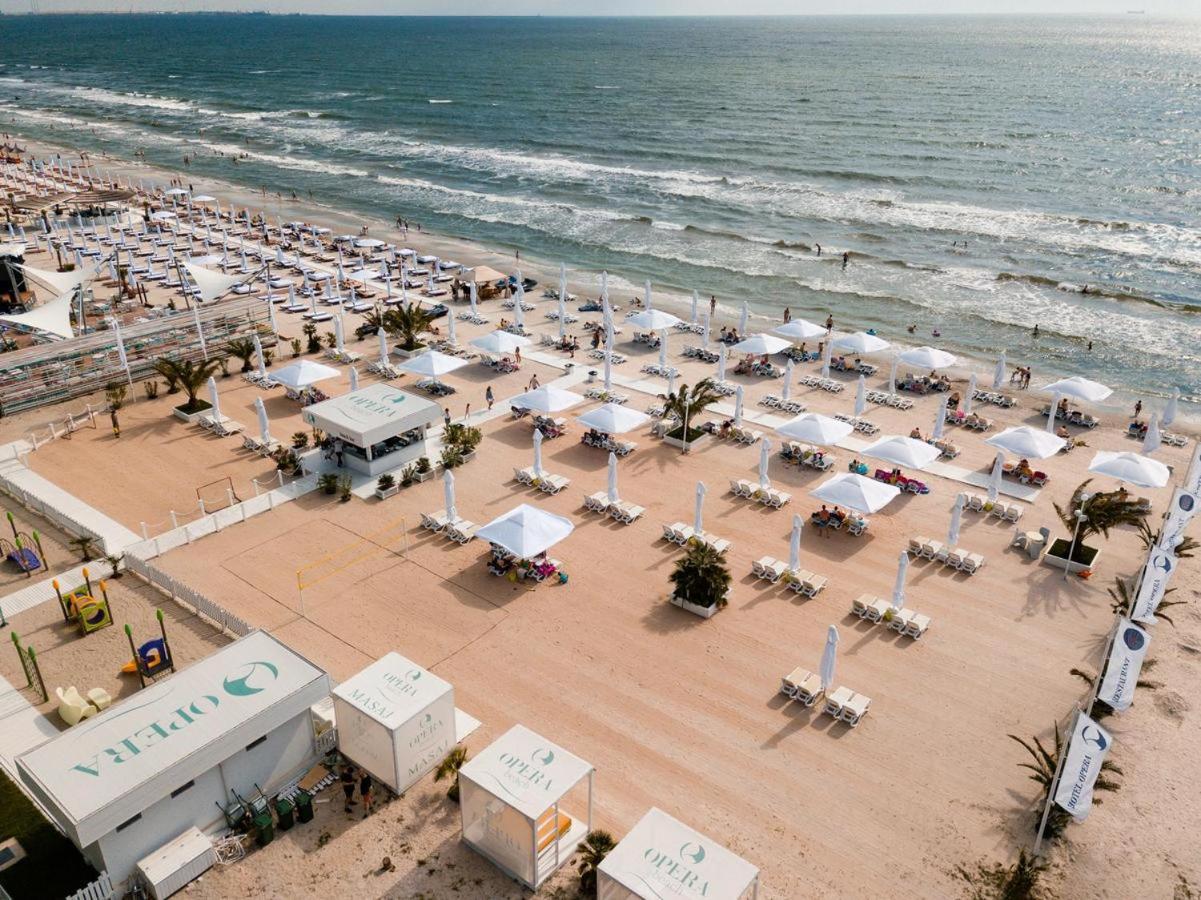 Romeo'S Beachfront Apartment By Loft, Hotel Opera And White Tower Mamaia Exterior photo