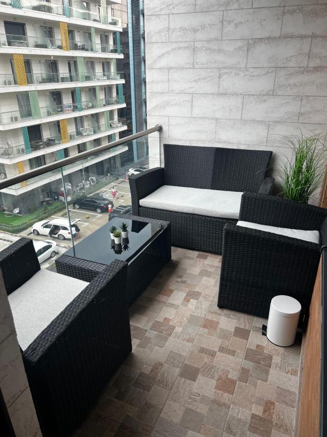 Romeo'S Beachfront Apartment By Loft, Hotel Opera And White Tower Mamaia Exterior photo